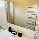 אכסניה Petite Cozy Dans Maison בזונס