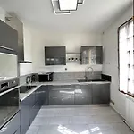 Petite Cozy Dans Maison Хостел Безон
