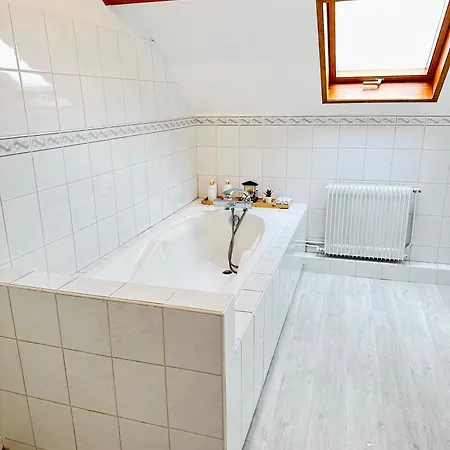 Petite Cozy Dans Maison בזונס