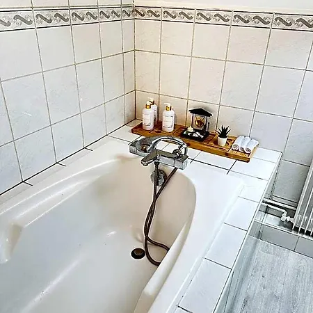 Petite Cozy Dans Maison * בזונס